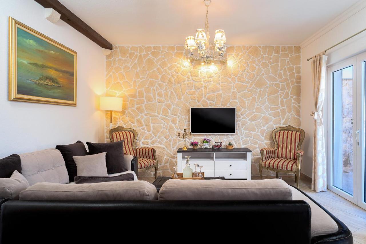 Villa Capitis In The Center- Luxury Apartment With Swimming Pool Hvar Town Exterior foto